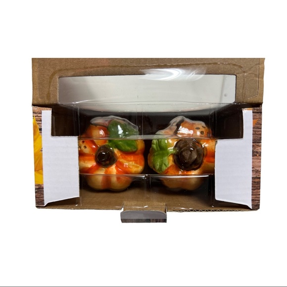 NIB Happy Harvest Pumpkin Salt & Pepper Shaker Set - Picture 6 of 8